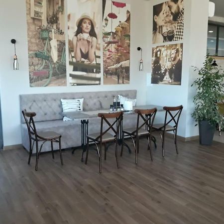 Court Inn Panagjurište Exteriér fotografie